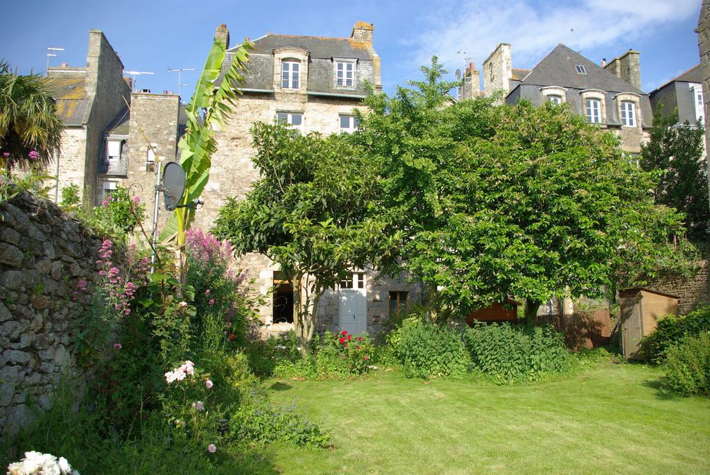 Appartement Des Remparts Dinan Habitación foto